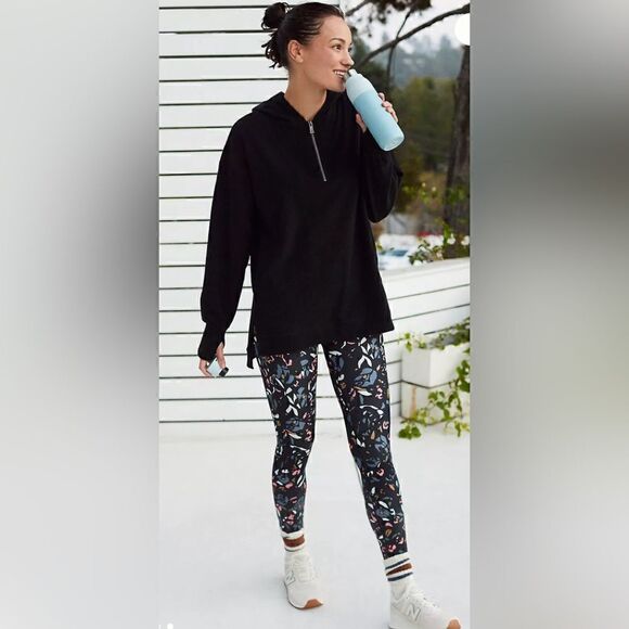 Sweaty Betty Power leggings in black with floral print. 6 - Picture 3 of 3